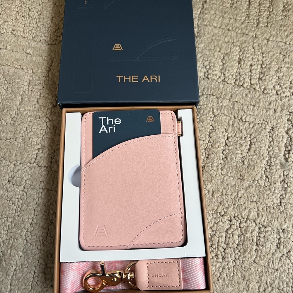 NIB Andar leather Ari Ballet Pink colab with Kay Dudley Wristlet Card Holder